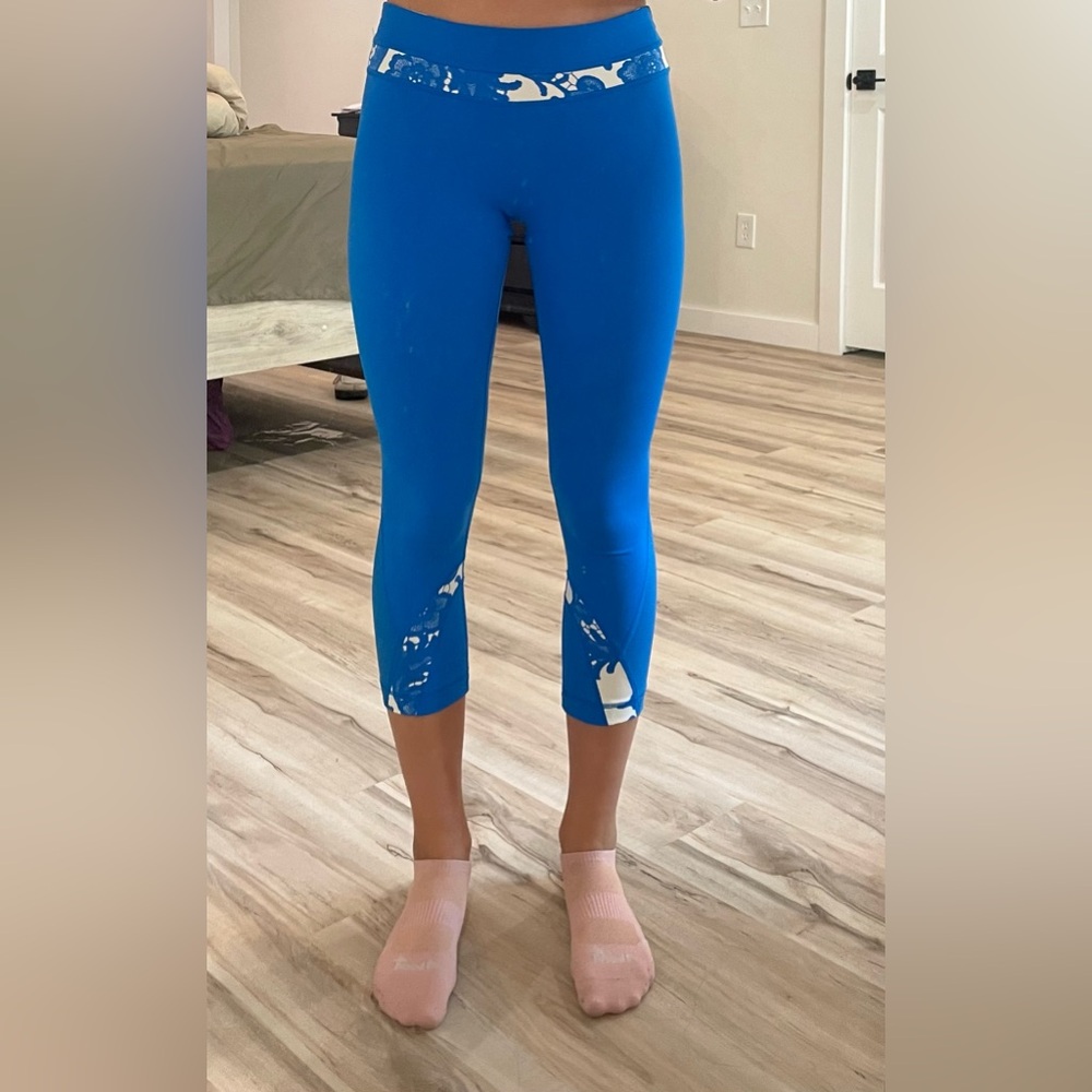 Blue pace rival lululemon leggings with floral print